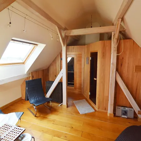 펜션 Comfortable With Sauna Flobecq