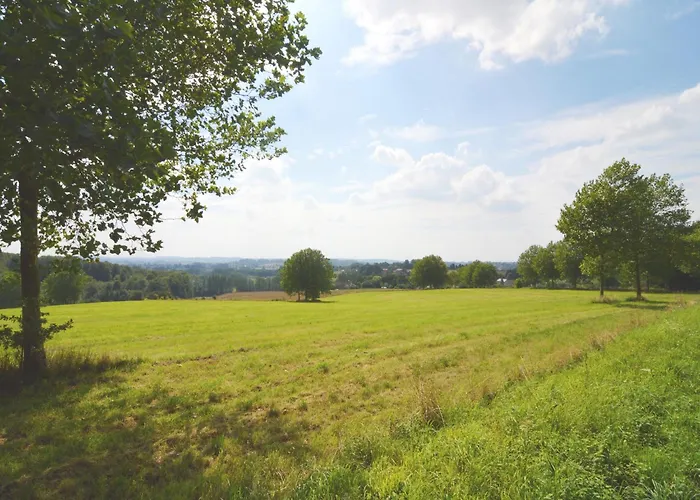 בית נופש Comfortable With Sauna Flobecq